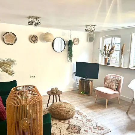 Souterrain Sandy Sous Apartament *